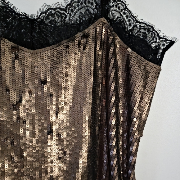 GUESS - Picture 2 of 4